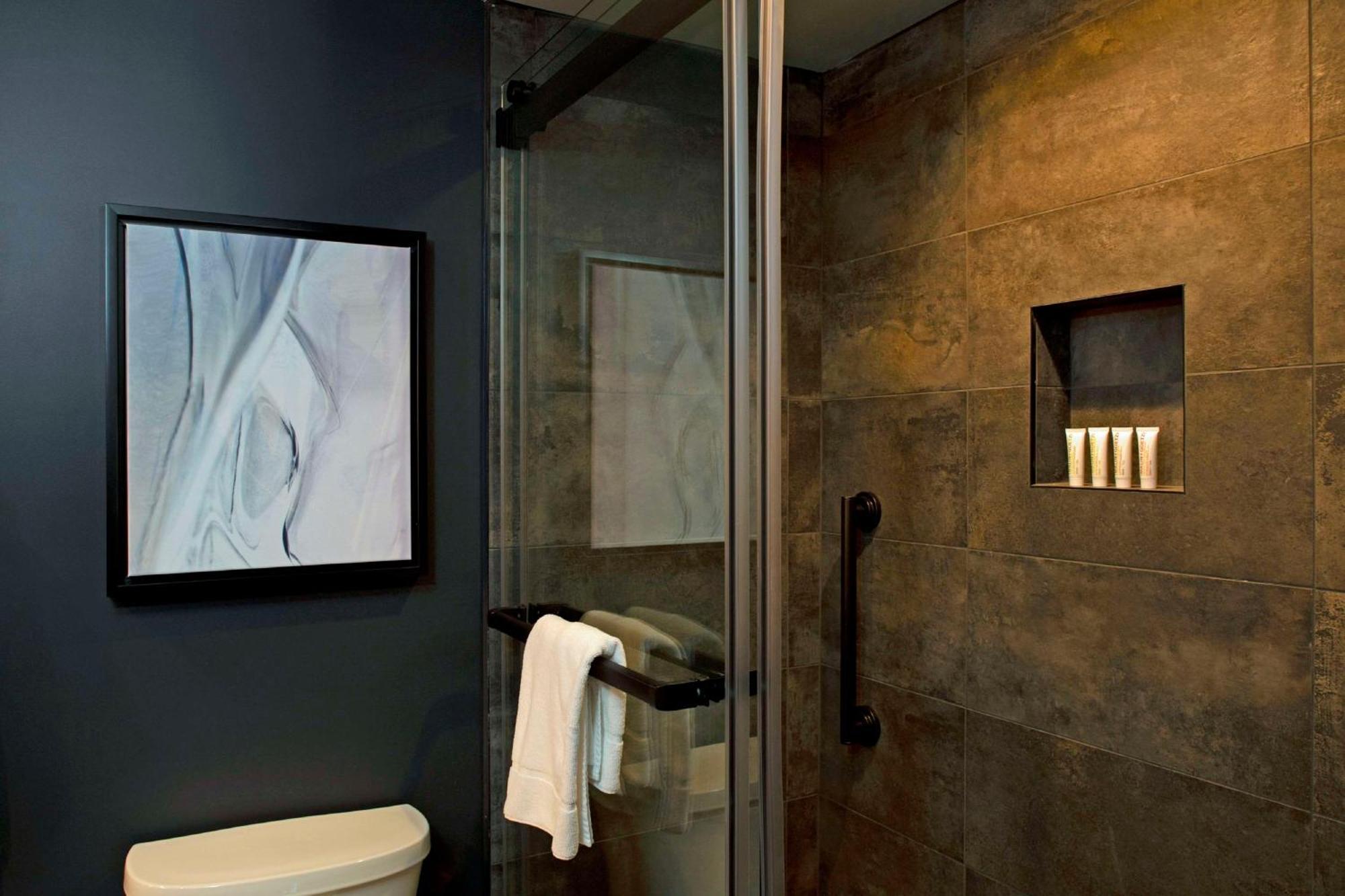 The Lloyd Stamford, Tapestry Collection By Hilton Hotel Buitenkant foto